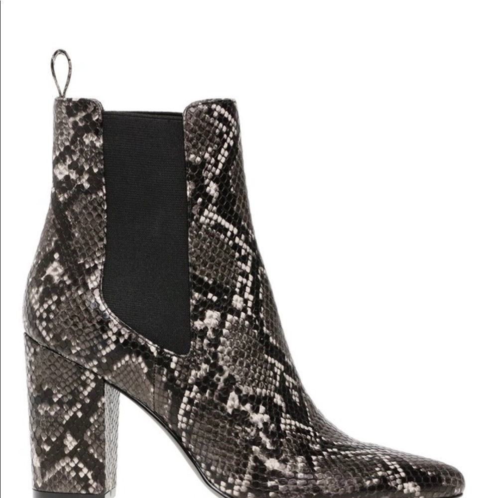 Steve Madden Subtle Gray Snake booties SZ 7M.